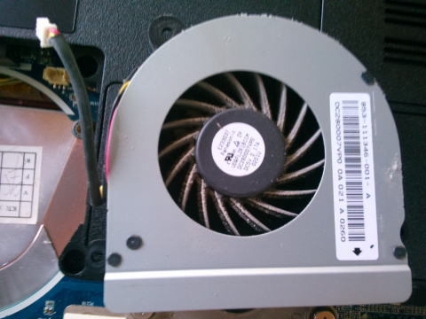 冷却ファン清掃前｜パソコン修理山口