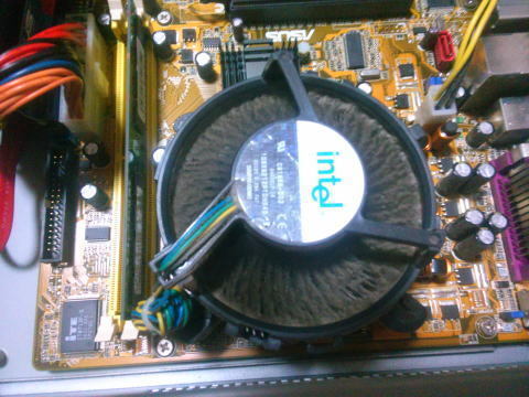 冷却ファン清掃前｜パソコン修理山口