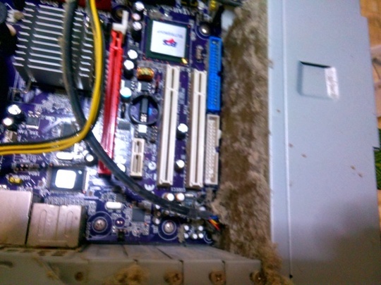 内部状況｜清掃前｜パソコン修理山口