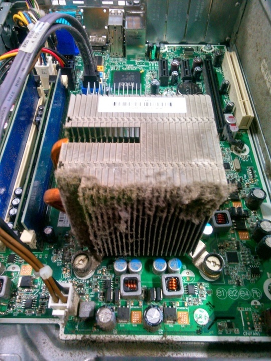 CPUクーラー清掃前｜パソコン修理山口